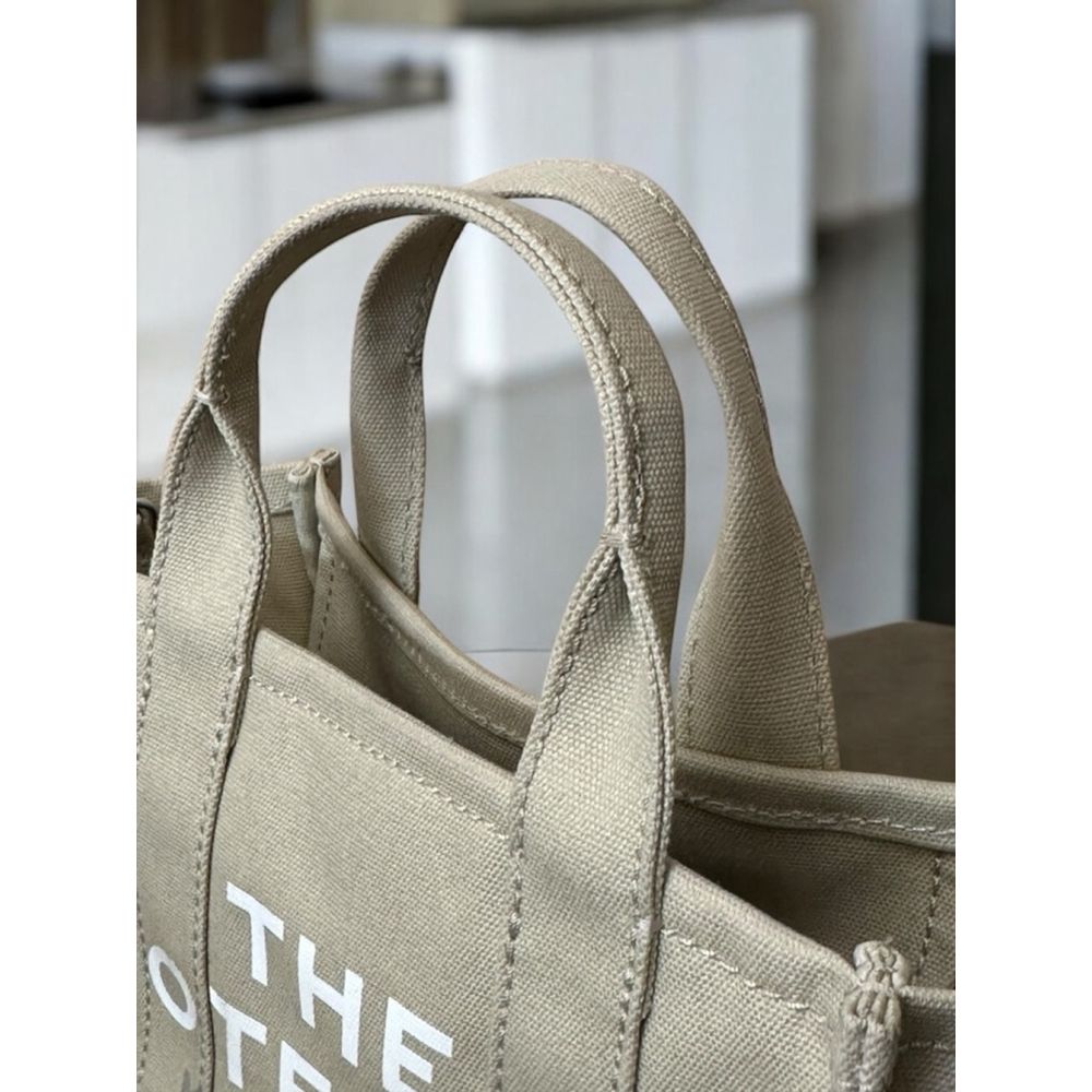 Marc Jacobs small tote - Picture 3 of 6